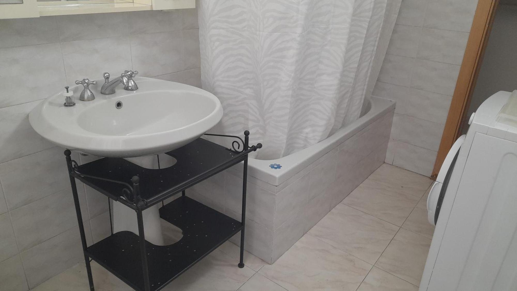 Apartment Duomo Bocconi Navigli Milan Bagian luar foto