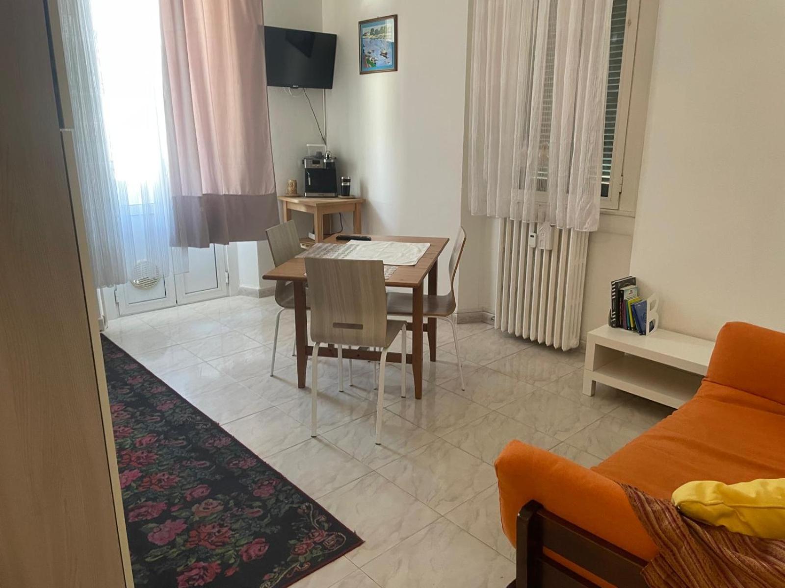 Apartment Duomo Bocconi Navigli Milan Bagian luar foto